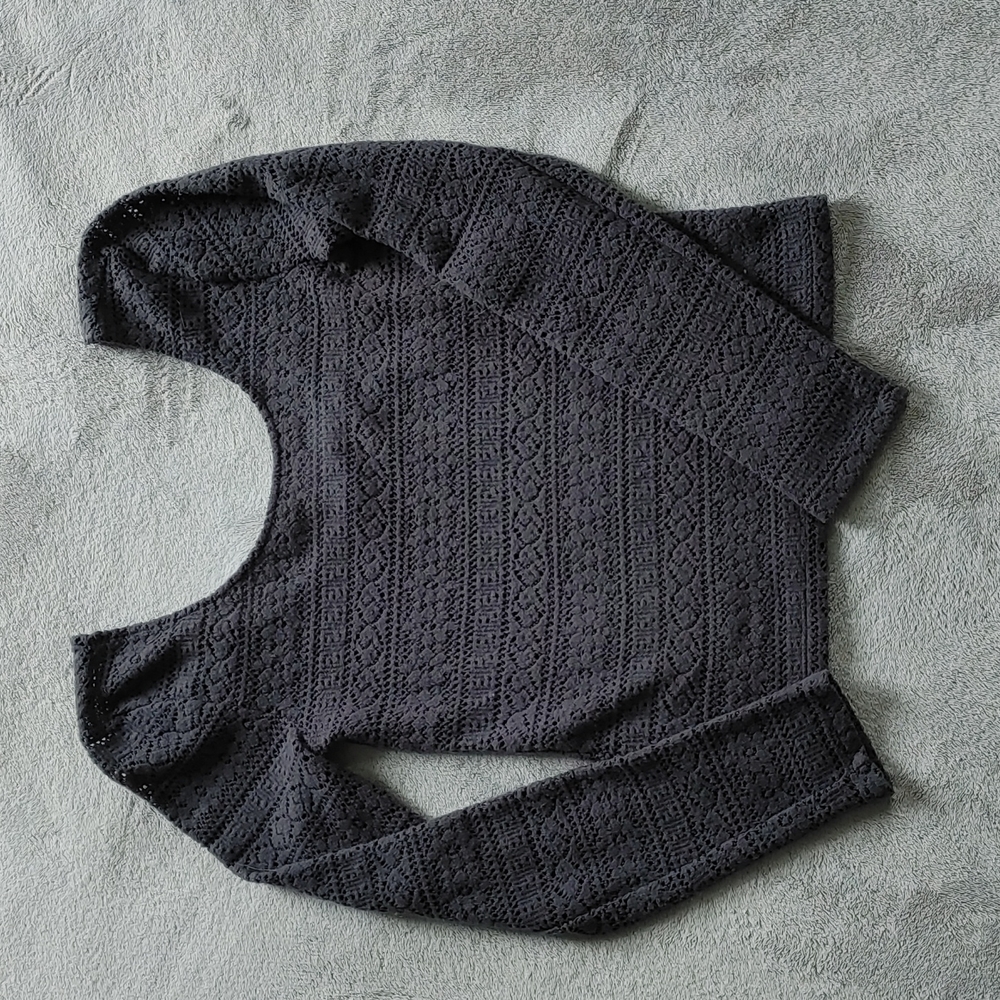 Grey Medium American Eagle Long Sleeve w/ cutouts